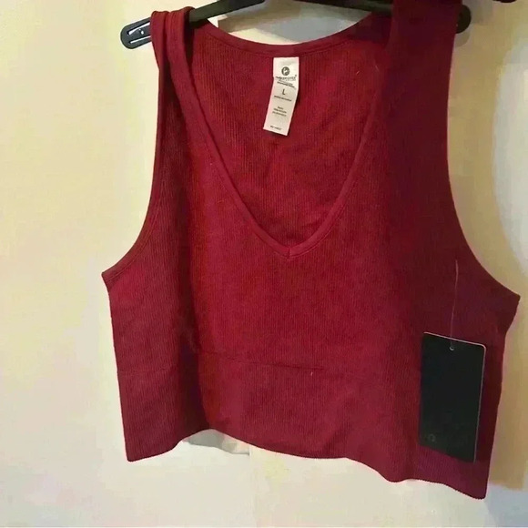 NEW BUNDLE 90 DEGREE REFLEX RIB SEAMLESS
HIGHLINE TANK WOMEN L - Picture 10 of 10